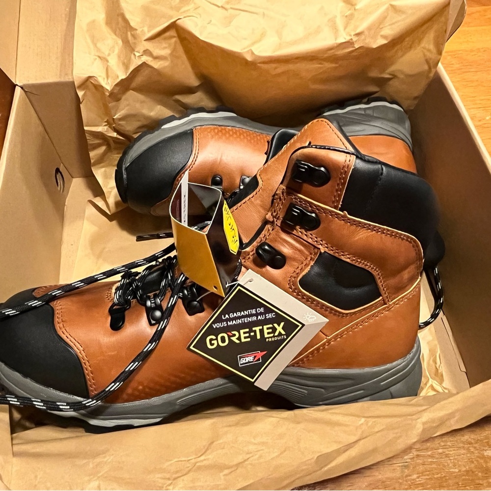 Vasque Goretex Leather Hiking boots - Women’s 10